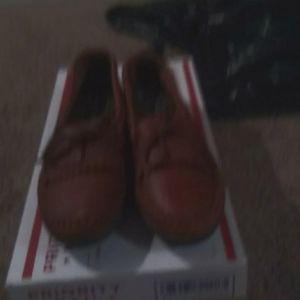 Shoes fit like 8.5 not 9.